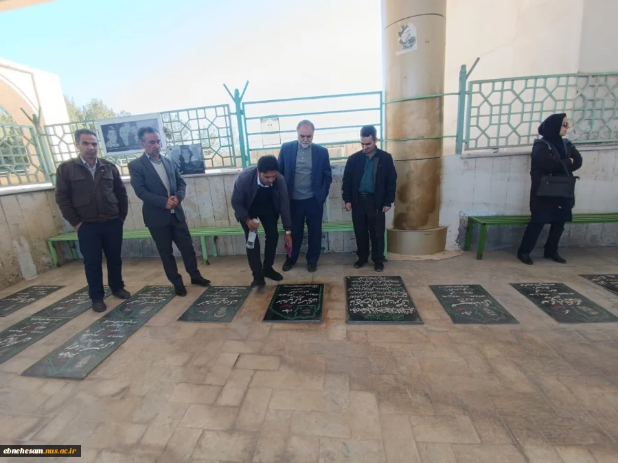 غبار روبی مزار شهداء بمناسبت ایام الله دهه فجر و پیروزی انقلاب اسلامی 10