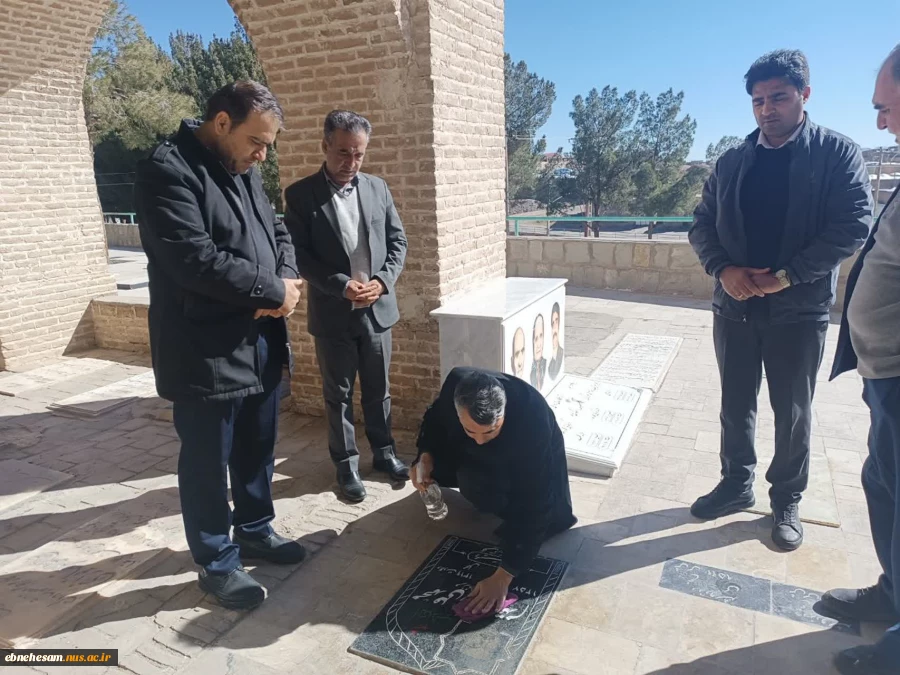 غبار روبی مزار شهداء بمناسبت ایام الله دهه فجر و پیروزی انقلاب اسلامی 11