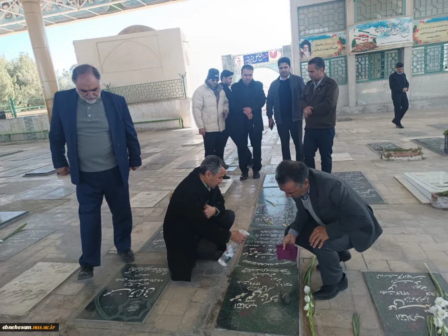 غبار روبی مزار شهداء بمناسبت ایام الله دهه فجر و پیروزی انقلاب اسلامی 12