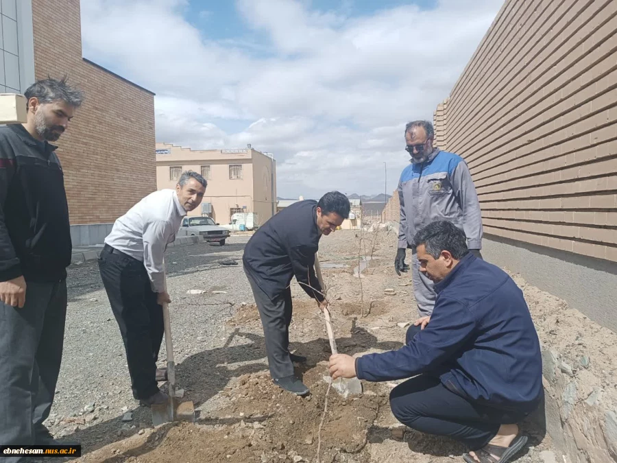 باحضورمسئولین وکارکنان دانشگاه ملی مهارت واحد استان خراسان جنوبی برگزار شد :
کاشت نهال به مناسبت هفته منابع طبیعی و روز درختکاری
 2