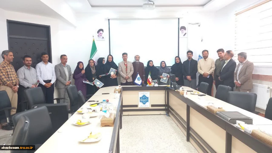 به مناسبت سالروز میلاد باسعادت حضرت فاطمه زهرا‌(سلام‌الله‌علیها)، مراسمی باشکوه و معنوی با هدف گرامیداشت مقام زن و مادر و قدردانی از نقش‌آفرینی بانوان دانشگاه ملی مهارت استان خراسان جنوبی برگزار گردید. 9