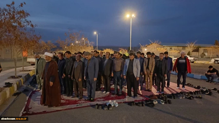 برگزاری محفل انس با قرآن کریم و تکریم خانواده شهدای منتسب به دانشگاه در دانشگاه ملی مهارت خراسان جنوبی 3