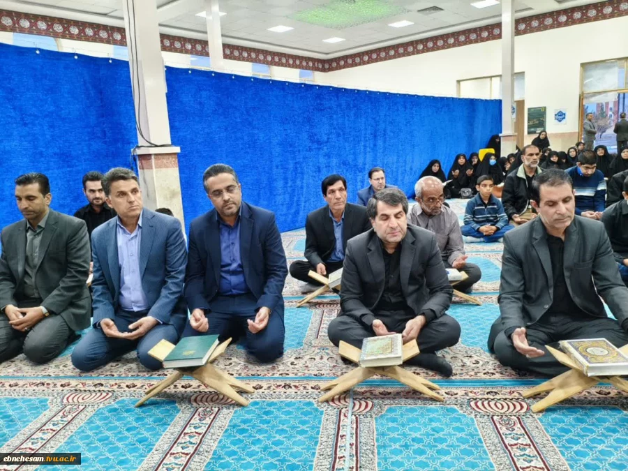 برگزاری محفل انس با قرآن کریم و تکریم خانواده شهدای منتسب به دانشگاه در دانشگاه ملی مهارت خراسان جنوبی 12