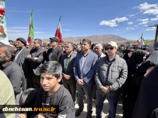 حضور رئیس دانشگاه ملی مهارت استان خراسان جنوبی و مدیرکل دفتر برنامه بودجه ،تحول اداری وبهره وری دانشگاه ملی مهارت، در تشییع و خاکسپاری شهید هاشم میری بُقال    5