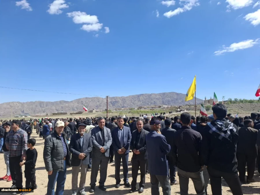 حضور رئیس دانشگاه ملی مهارت استان خراسان جنوبی و مدیرکل دفتر برنامه بودجه ،تحول اداری وبهره وری دانشگاه ملی مهارت، در تشییع و خاکسپاری شهید هاشم میری بُقال    7