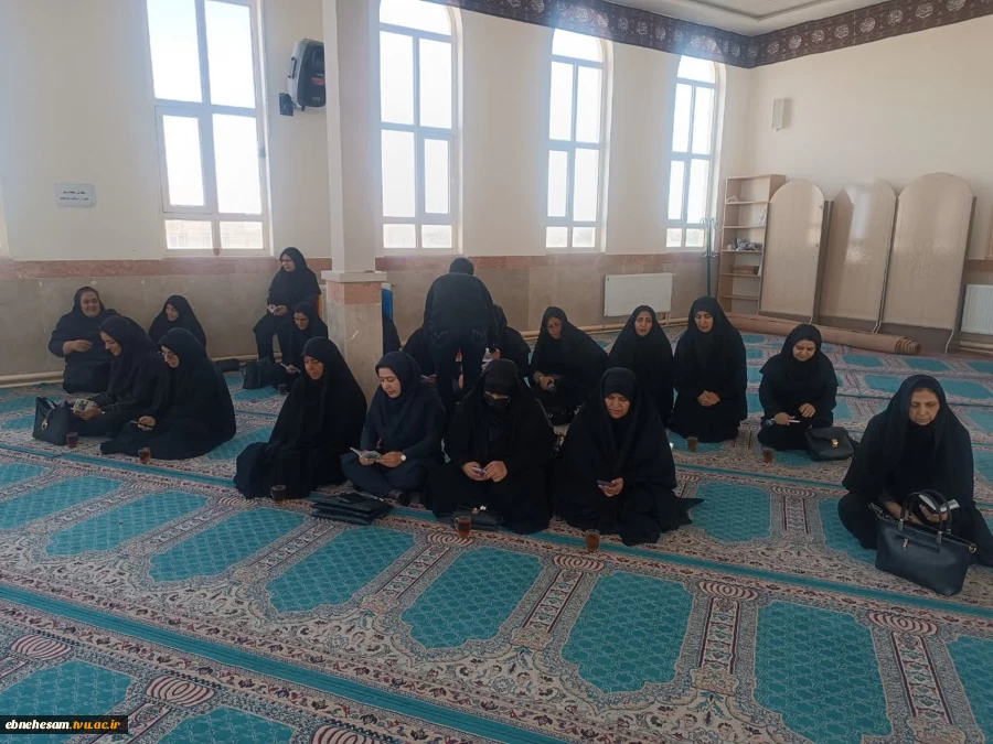 محفل سوگ اربعین سید الشهدای ایران، قائد شهید امت (قدس سره) و شهدای جنگ رمضان و ذکر دعای پرفیض زیارت عاشورا با حضور مدیرکل دفتر برنامه بودجه ،تحول اداری و بهره وری دانشگاه ملی مهارت 8