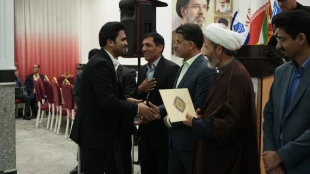 آیین گرامیداشت دهه سرآمدی آموزش و تجلیل از سرآمدان آموزشی دانشگاه ملی مهارت خراسان جنوبی برگزار شد. 7