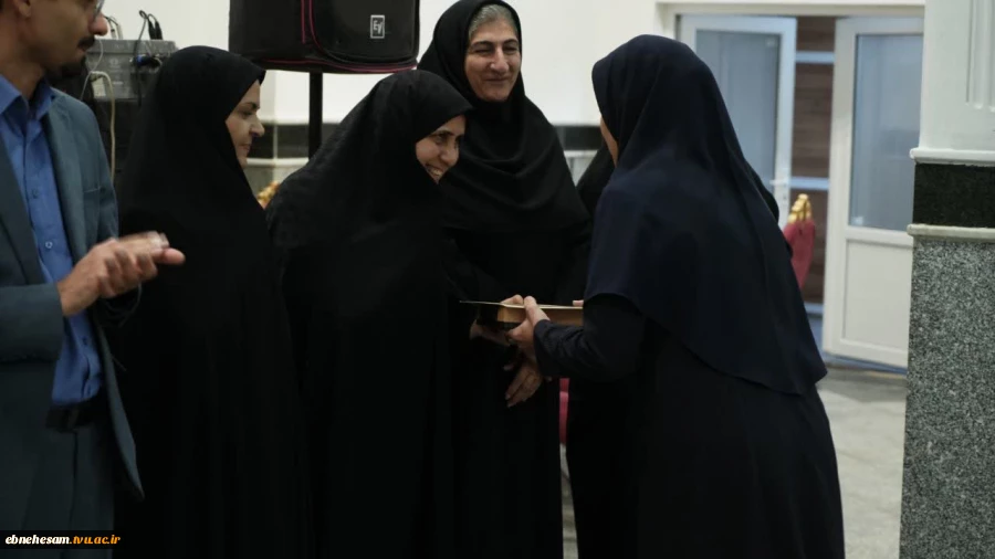 آیین گرامیداشت دهه سرآمدی آموزش و تجلیل از سرآمدان آموزشی دانشگاه ملی مهارت خراسان جنوبی برگزار شد. 12
