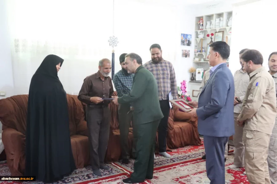 دیدار رئیس دانشگاه ملی مهارت استان خراسان جنوبی با خانواده شهید سرافراز مهدی زیبا  5