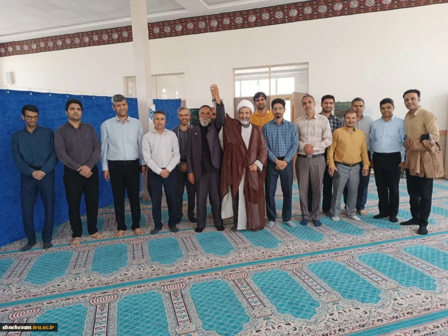 دیدار رئیس دانشگاه ملی مهارت استان خراسان جنوبی با پرچمدار ۷۲ ساله بیرجندی 4