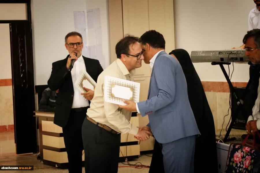 برگزاری دورهمی صمیمی و جشن به مناسبت گرامیداشت روز کارمند در دانشگاه ملی مهارت خراسان جنوبی  6