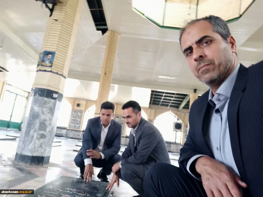 رئیس دانشگاه ملی مهارت استان خراسان جنوبی با خانواده شهید گرانقدر علی کاظمی و شهید احمدرضا صابر  دیدار و گفتگو کرد.  2